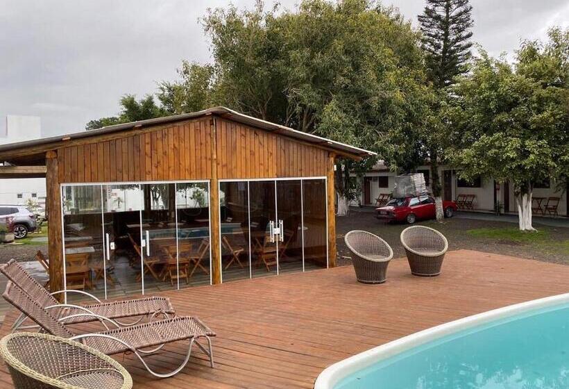 پانسیون Pousada Dina