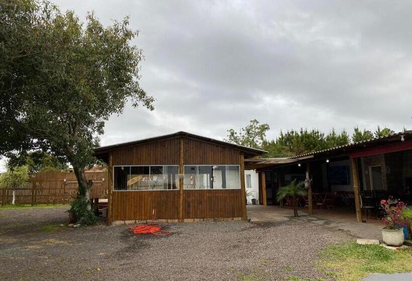 پانسیون Pousada Dina