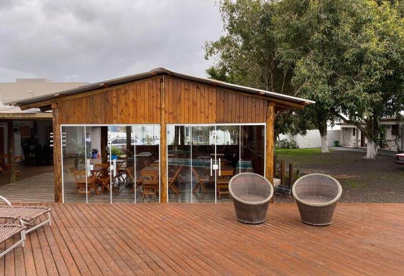 پانسیون Pousada Dina