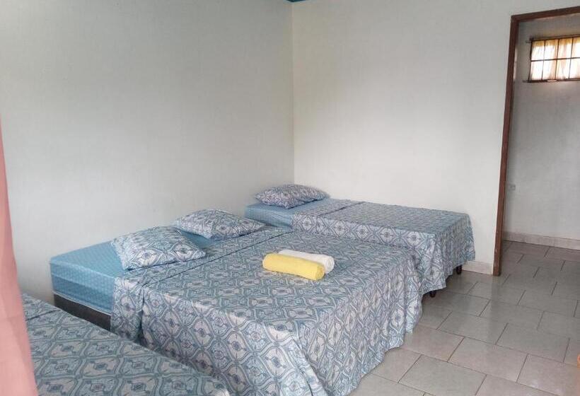 پانسیون Pousada Dina