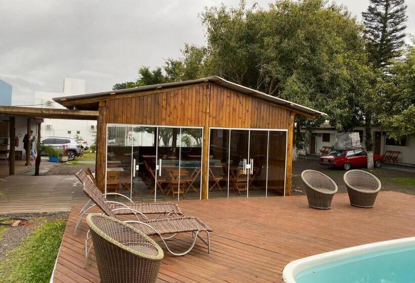 پانسیون Pousada Dina