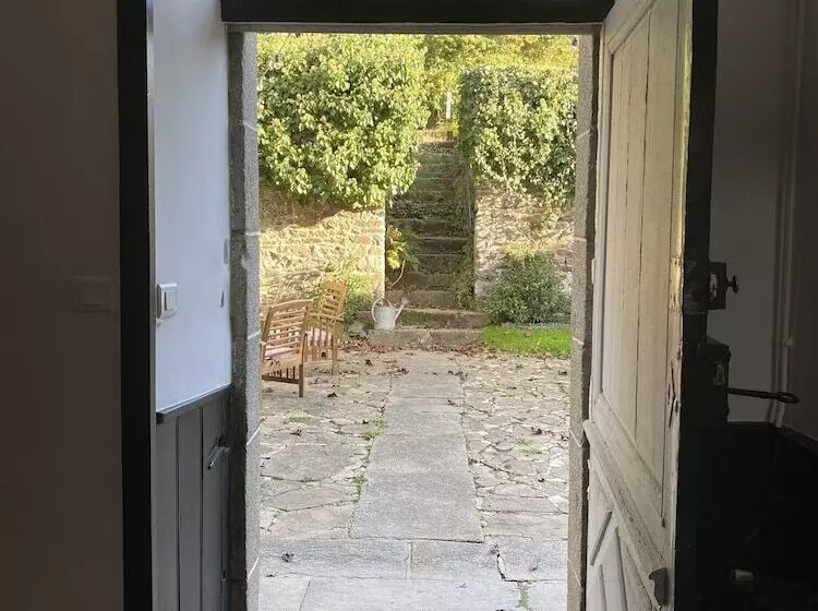 ベッドアンドブレックファースト Artefact