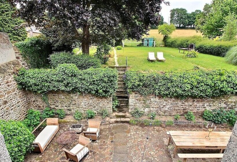 Bed & Breakfast Artefact