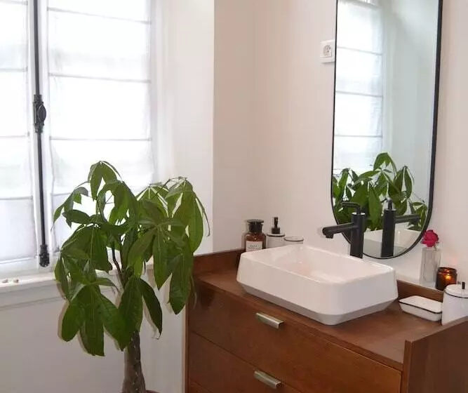 ベッドアンドブレックファースト Artefact