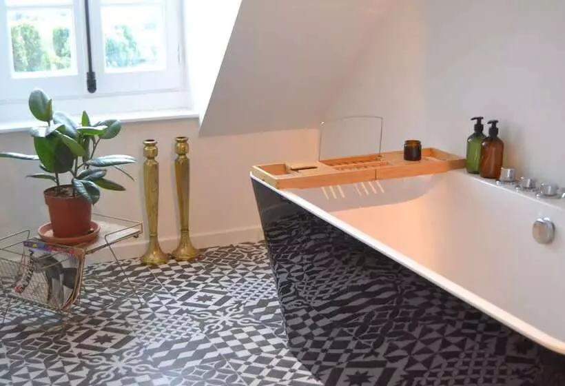 ベッドアンドブレックファースト Artefact