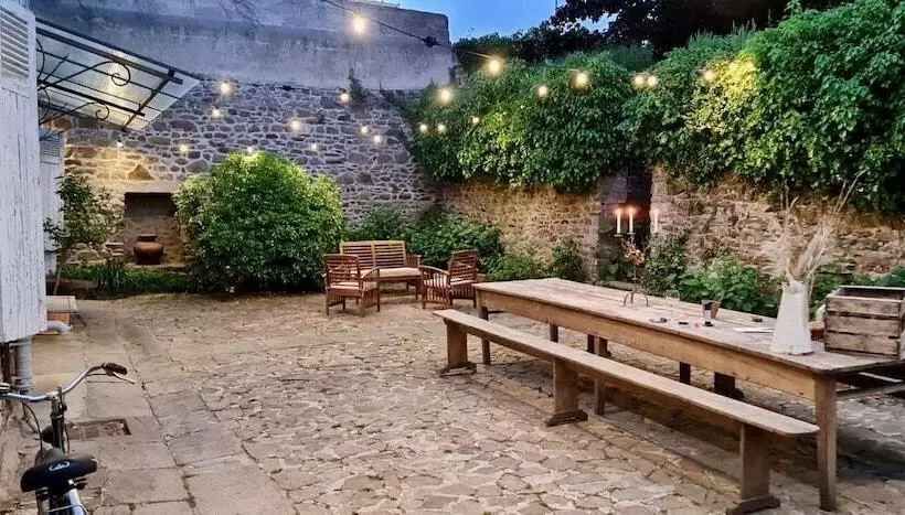 ベッドアンドブレックファースト Artefact