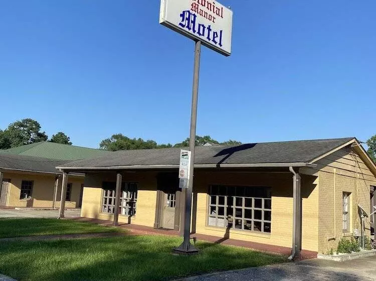 Colonial Manor Motel