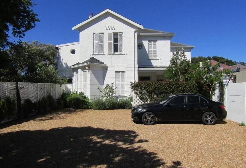 Hotel Brooklands House