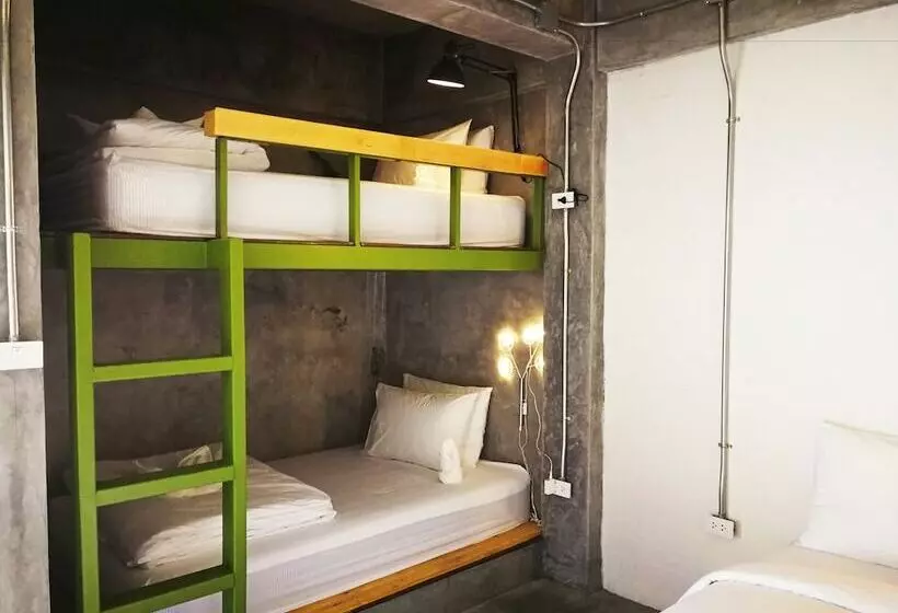 ホテル Hink Poshtel Phangnga