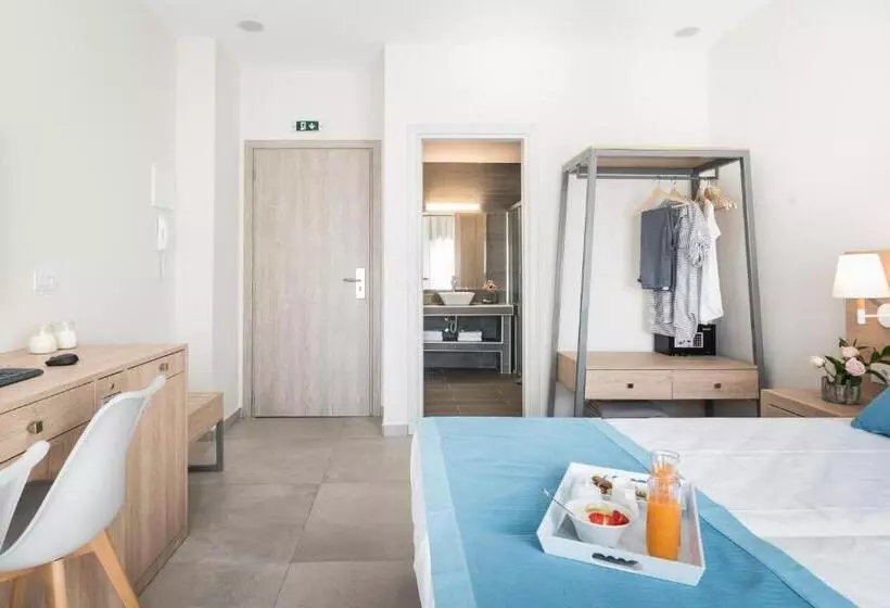 Hotelli Santorini Main Square