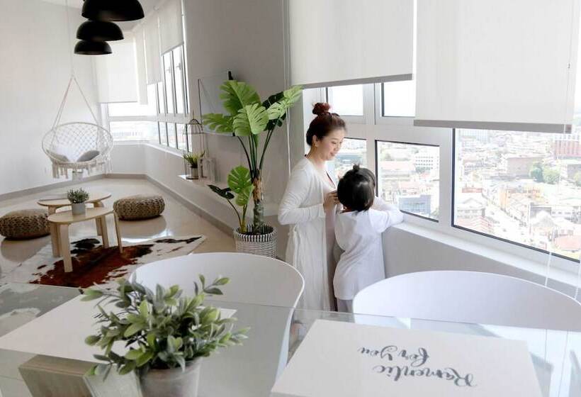 Hotel The Octagon Ipoh By Plush