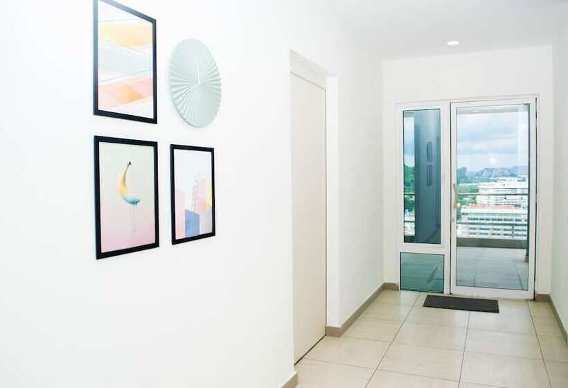 Hotel The Octagon Ipoh By Plush