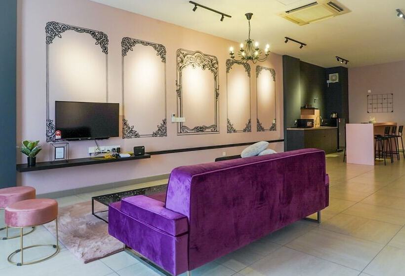Hotel The Octagon Ipoh By Plush