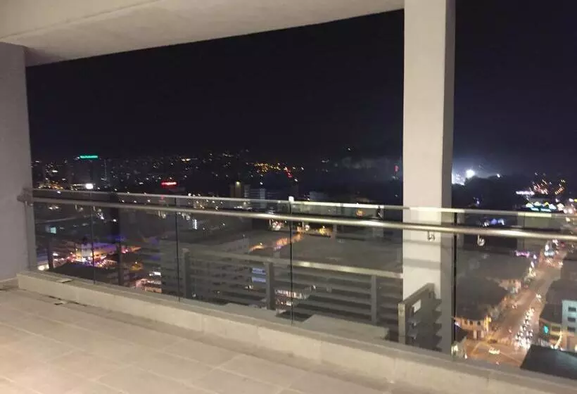 Hotelli The Octagon Ipoh By Plush