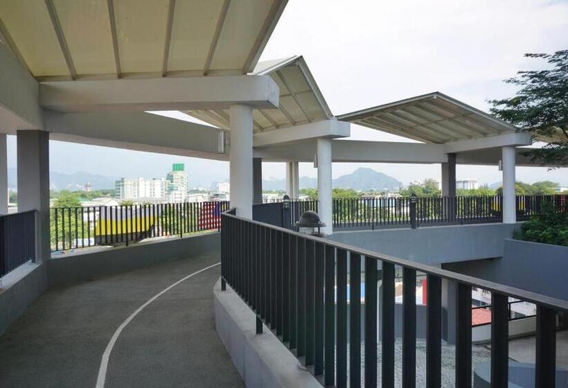 Hotel The Octagon Ipoh By Plush