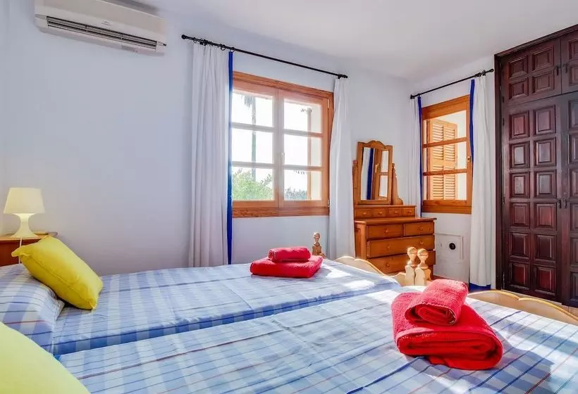 Cozy Cottage In Porto Cristo Novo With Swimming Pool
