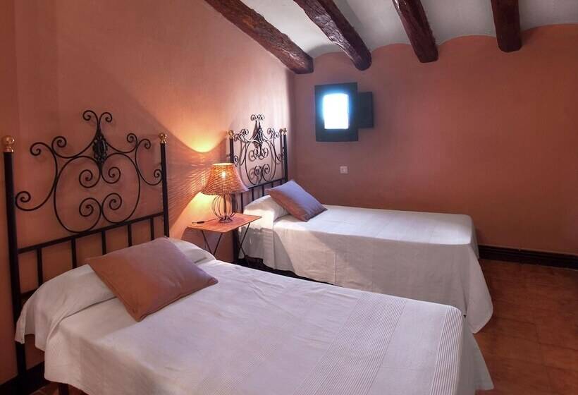 Cozy Cottage In Subirats With Swimming Pool