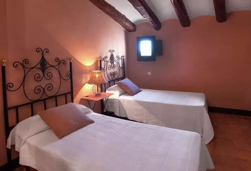 Cozy Cottage In Subirats With Swimming Pool