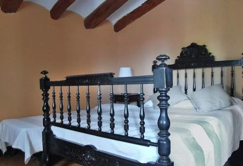 Cozy Cottage In Subirats With Swimming Pool