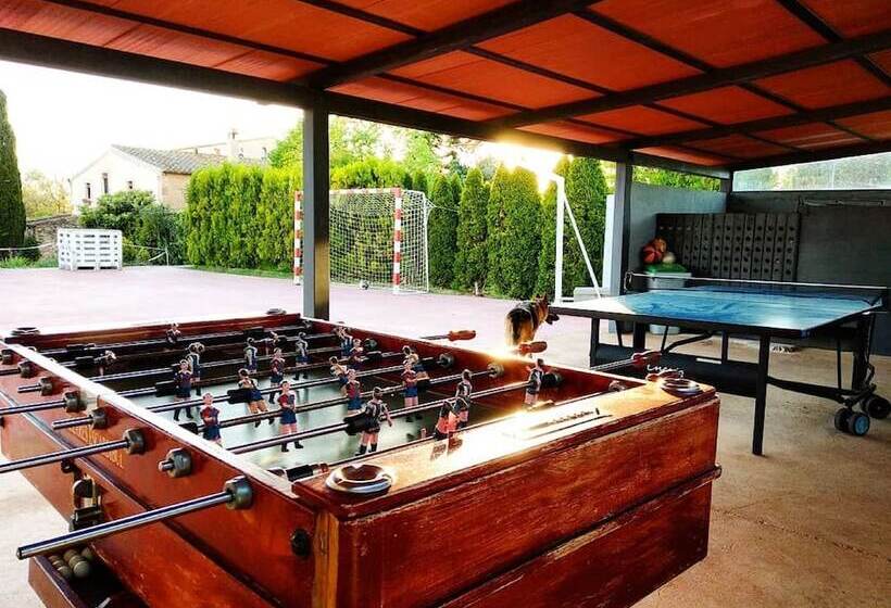 Cozy Cottage In Subirats With Swimming Pool