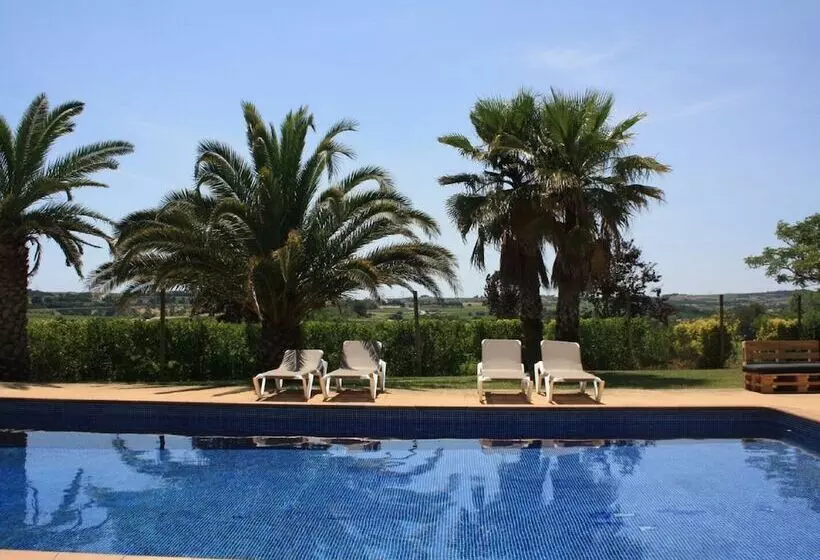 Cozy Cottage In Subirats With Swimming Pool