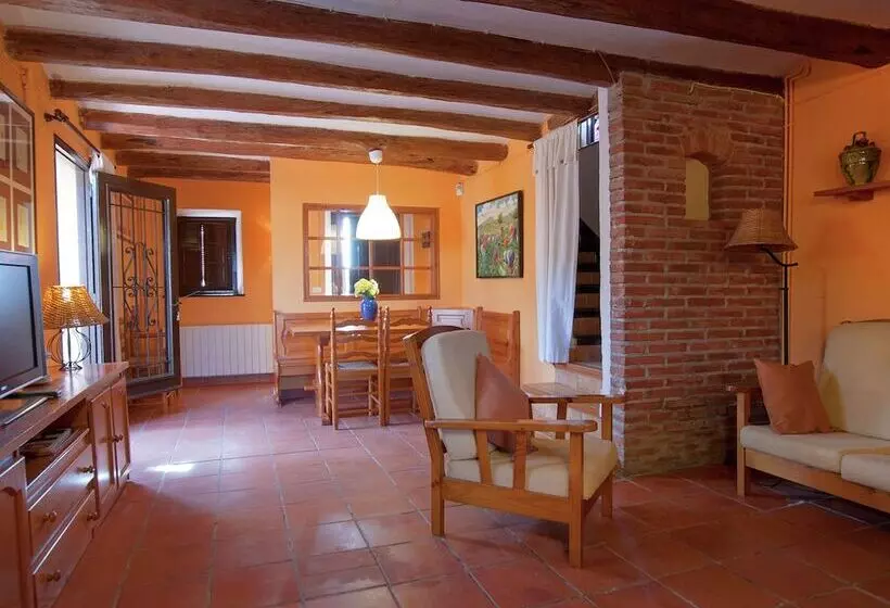 Cozy Cottage In Subirats With Swimming Pool