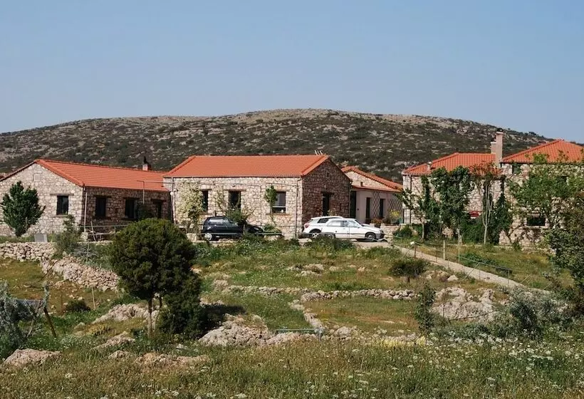 Hotelli Arachovitika Kalivia