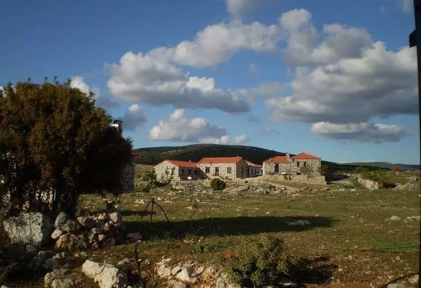 Hotelli Arachovitika Kalivia