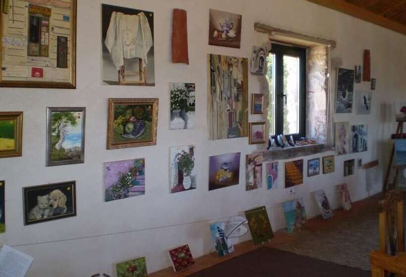 Отель Arachovitika Kalivia