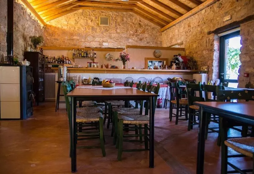 Hotelli Arachovitika Kalivia