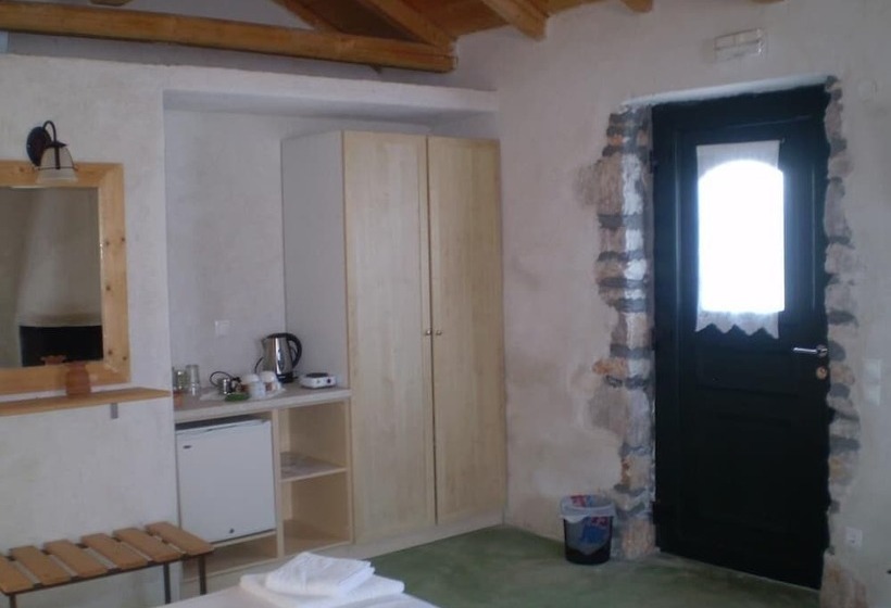 Отель Arachovitika Kalivia