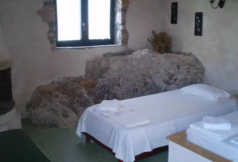 Hotelli Arachovitika Kalivia