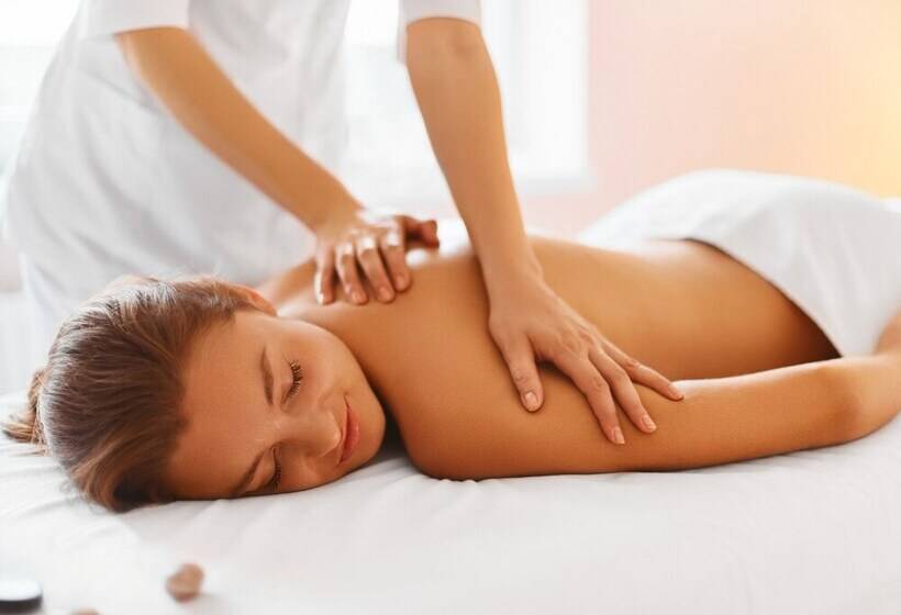 בית מלון כפרי Geneseo Inn