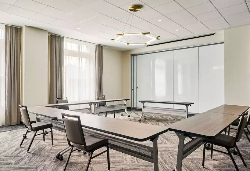 هتل Hyatt Place Chicago Medical/university District