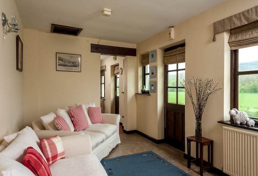 Luxury Cottage In Brecon With Garden