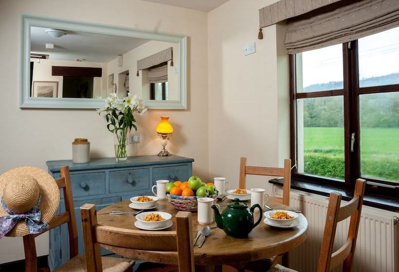 Luxury Cottage In Brecon With Garden