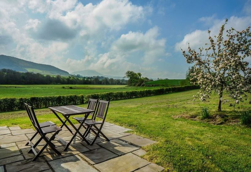 Luxury Cottage In Brecon With Garden