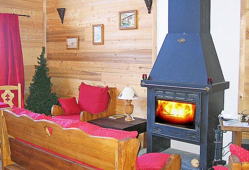 New And Modern Chalet Just 350 M From The Ski Lifts