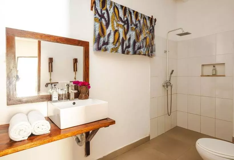 Majatalo Shanuo Beach Bungalows