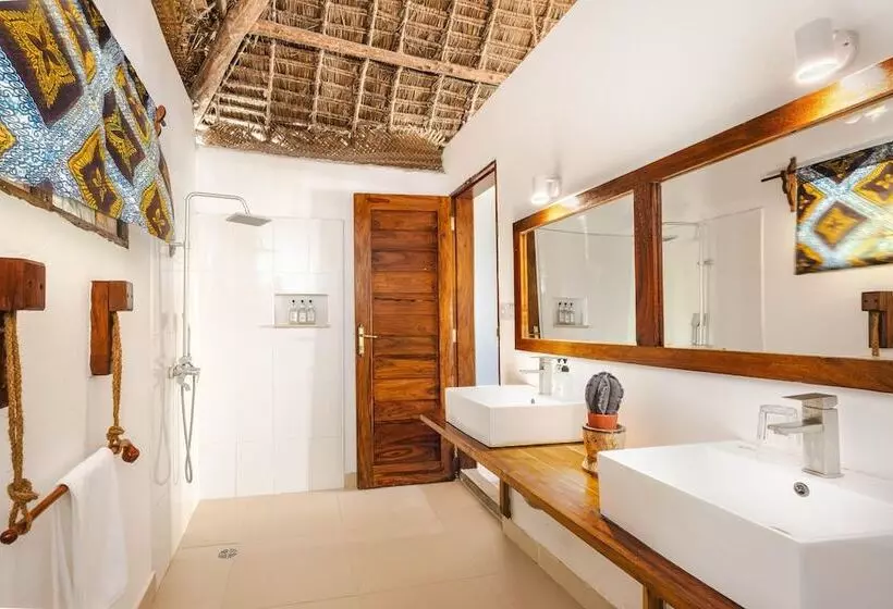 Majatalo Shanuo Beach Bungalows