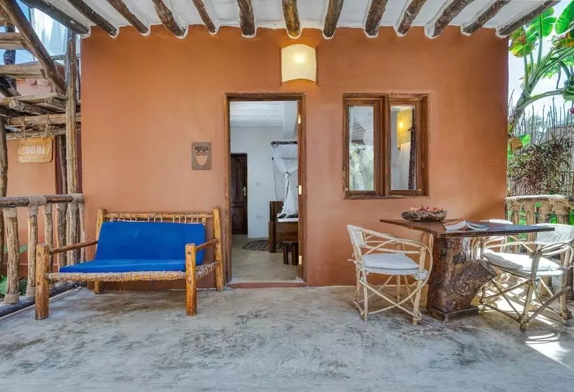 Majatalo Shanuo Beach Bungalows