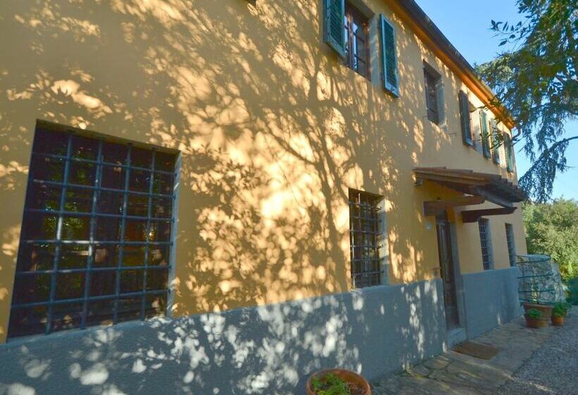 Traditional Tuscan Farmhouse In Lucca With Private Pool