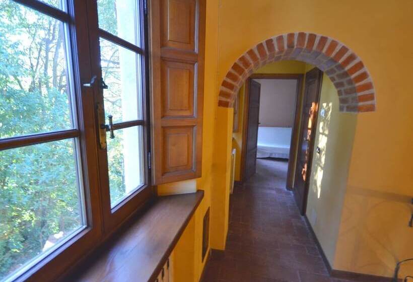 Traditional Tuscan Farmhouse In Lucca With Private Pool