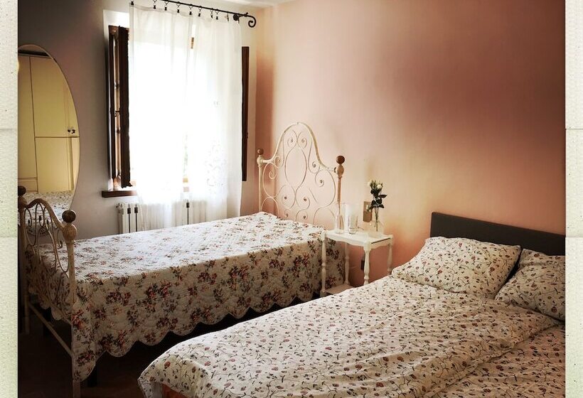 Traditional Tuscan Farmhouse In Lucca With Private Pool