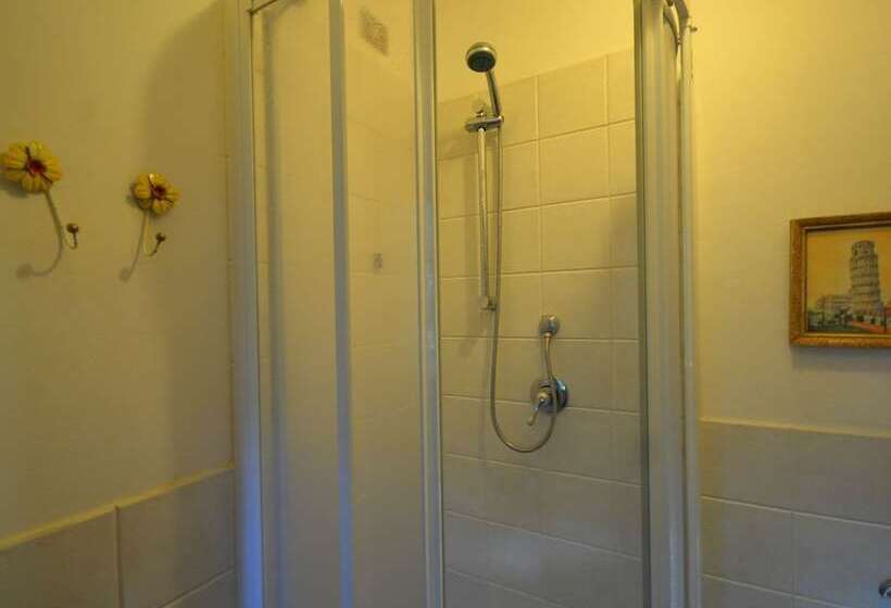 Traditional Tuscan Farmhouse In Lucca With Private Pool