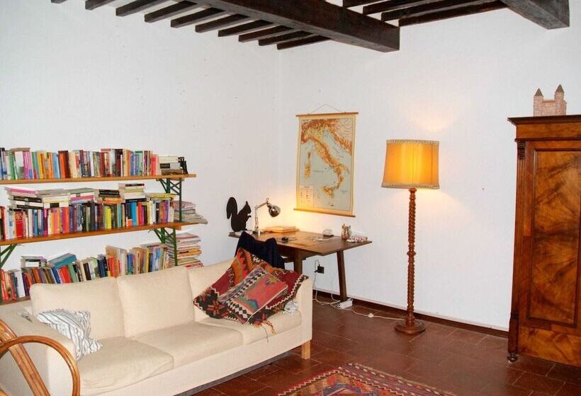 Traditional Tuscan Farmhouse In Lucca With Private Pool