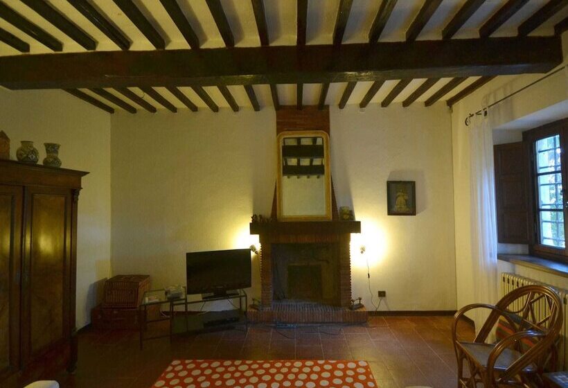 Traditional Tuscan Farmhouse In Lucca With Private Pool