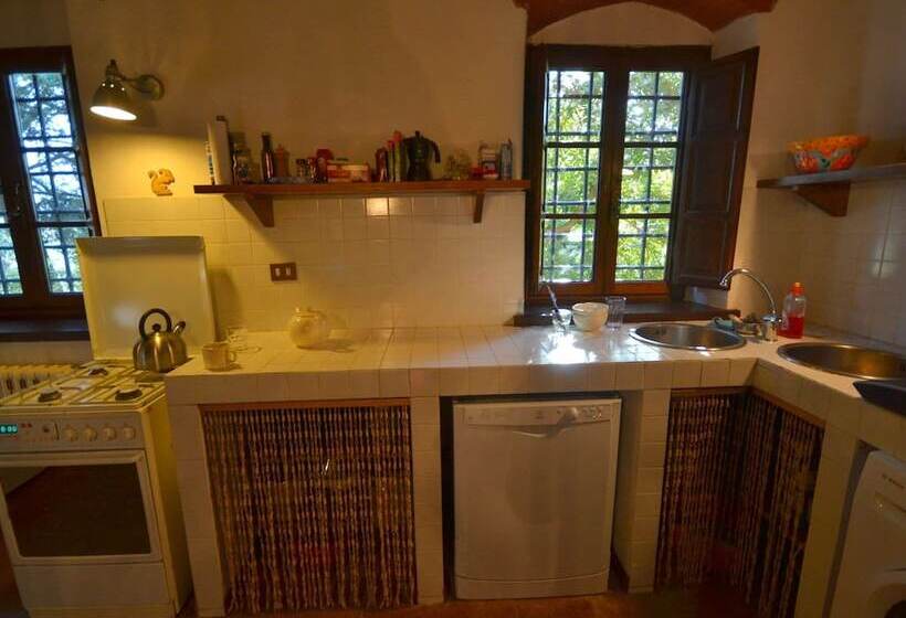 Traditional Tuscan Farmhouse In Lucca With Private Pool