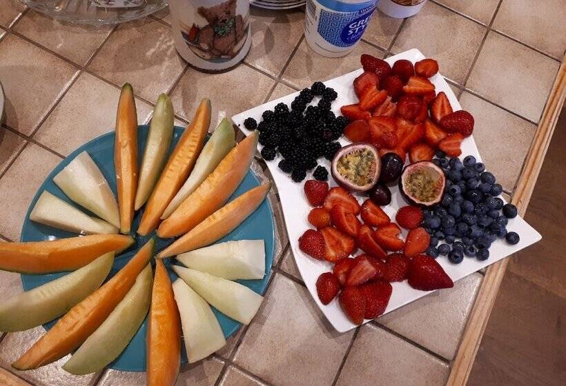 تختخواب و صبحانه Canterbury Lodge