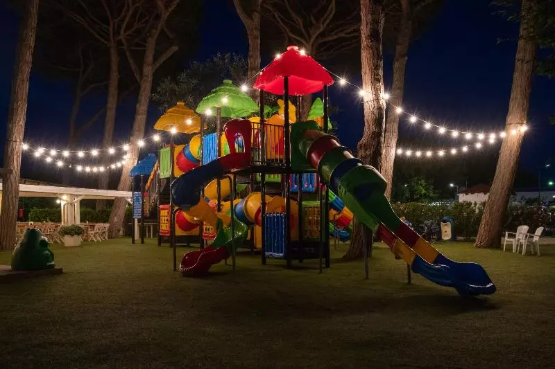 هتل Club Del Sole Adriano Family Camping Village